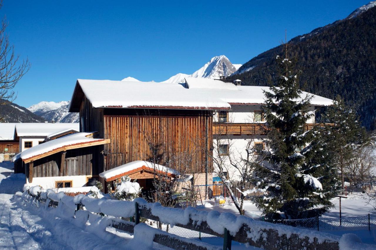 Familien Gruppenunterkunft 2 Ferienwohnungen als Ferienhaus zusammengefasst Häselgehr Exterior foto