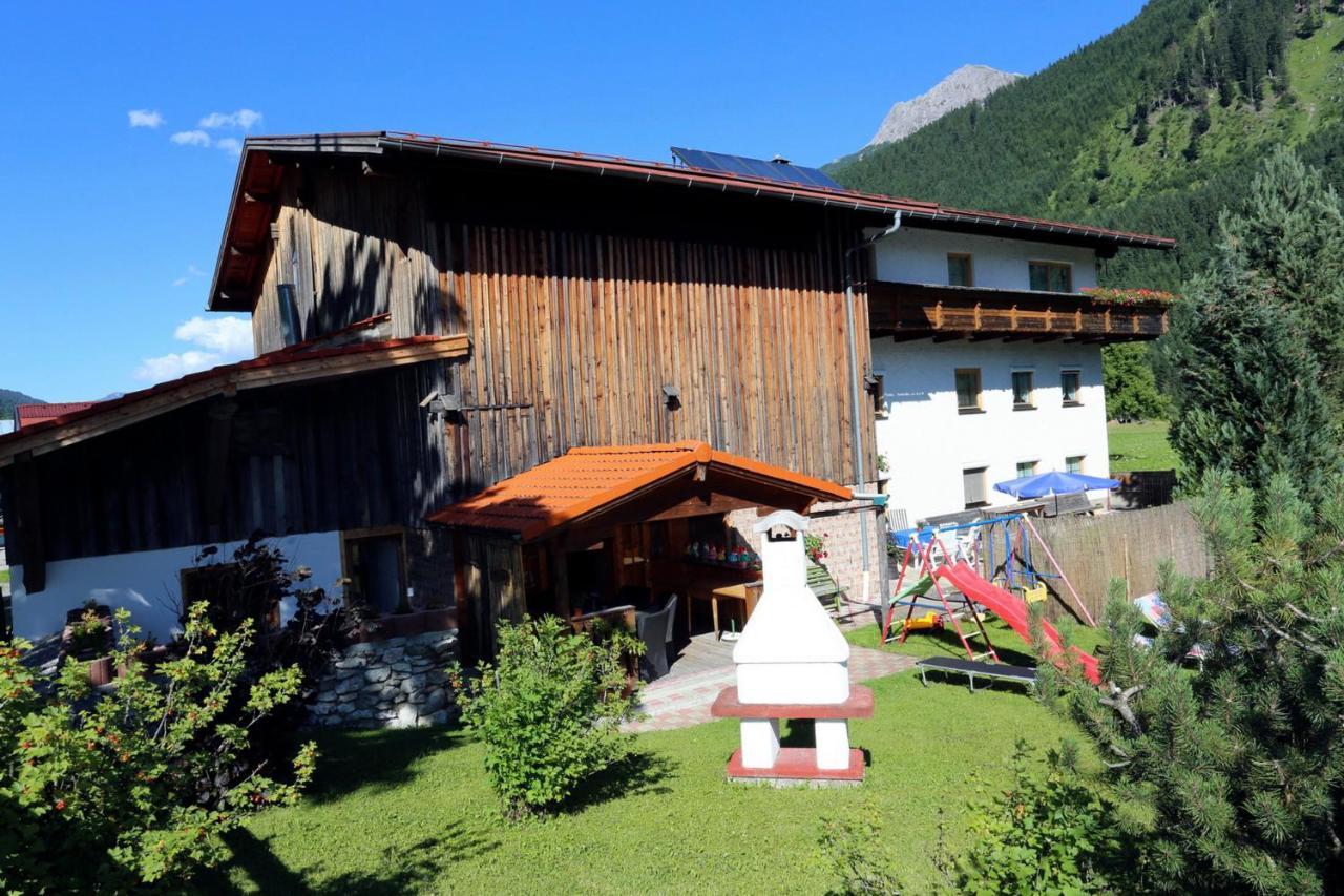 Familien Gruppenunterkunft 2 Ferienwohnungen als Ferienhaus zusammengefasst Häselgehr Exterior foto