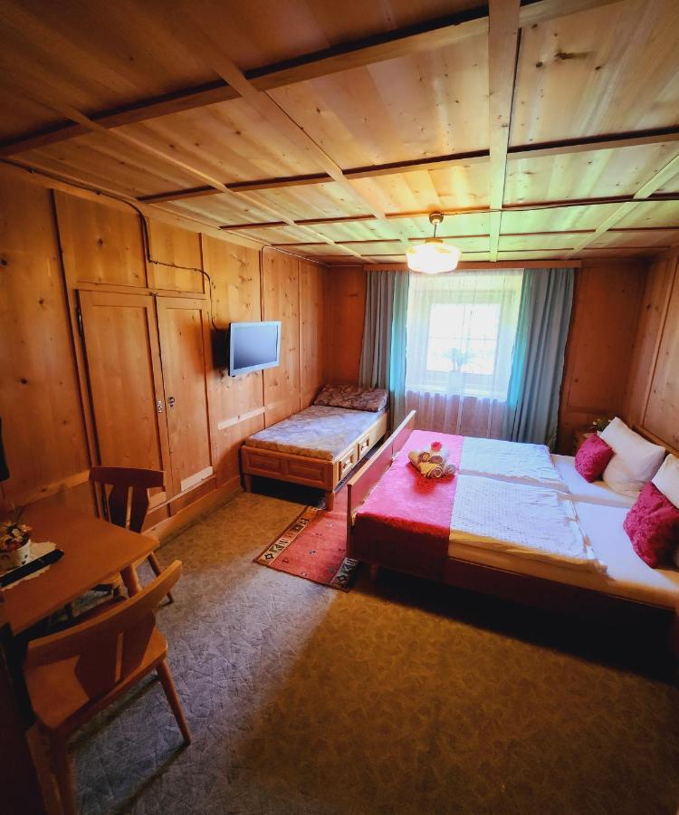 Familien Gruppenunterkunft 2 Ferienwohnungen als Ferienhaus zusammengefasst Häselgehr Exterior foto