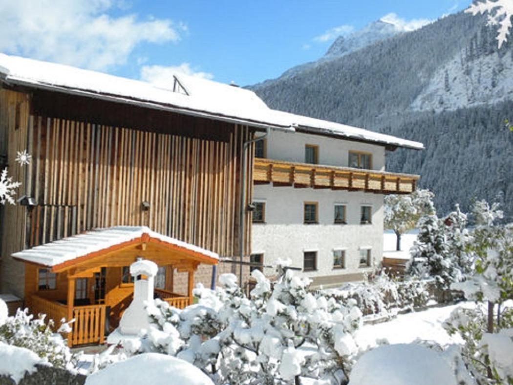 Familien Gruppenunterkunft 2 Ferienwohnungen als Ferienhaus zusammengefasst Häselgehr Exterior foto
