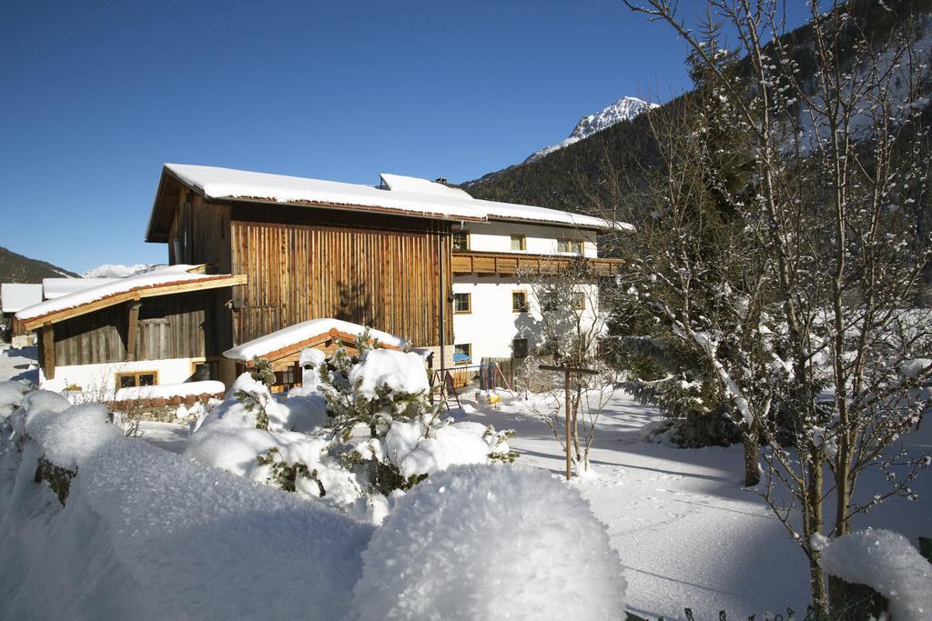 Familien Gruppenunterkunft 2 Ferienwohnungen als Ferienhaus zusammengefasst Häselgehr Exterior foto