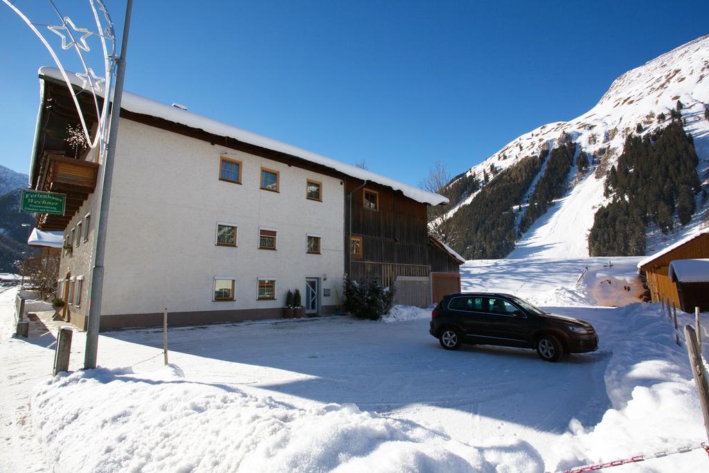 Familien Gruppenunterkunft 2 Ferienwohnungen als Ferienhaus zusammengefasst Häselgehr Exterior foto