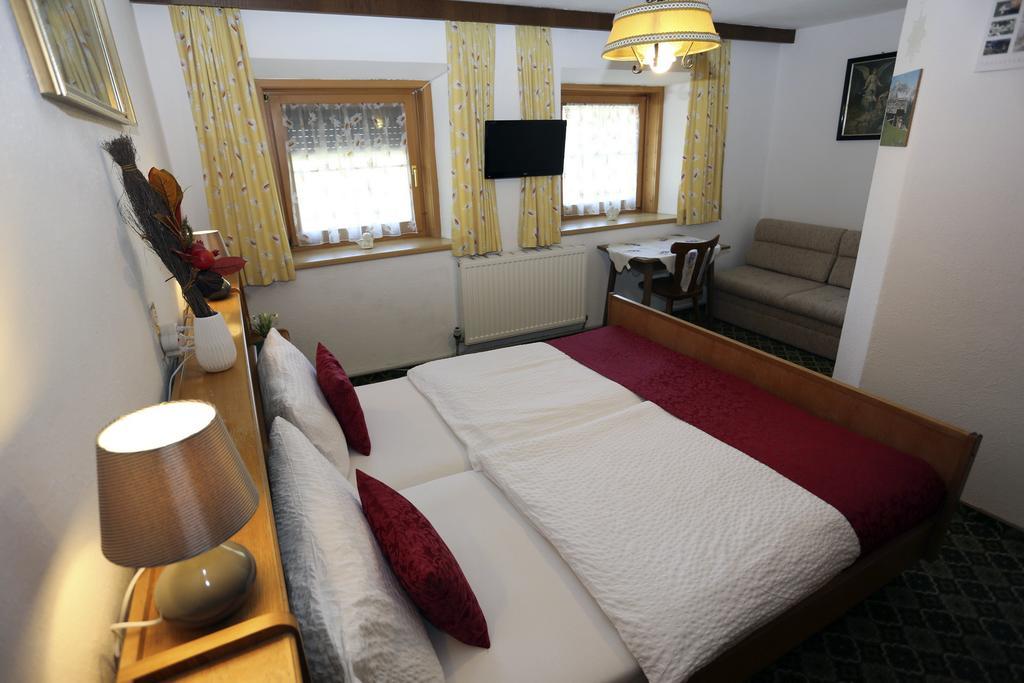 Familien Gruppenunterkunft 2 Ferienwohnungen als Ferienhaus zusammengefasst Häselgehr Exterior foto