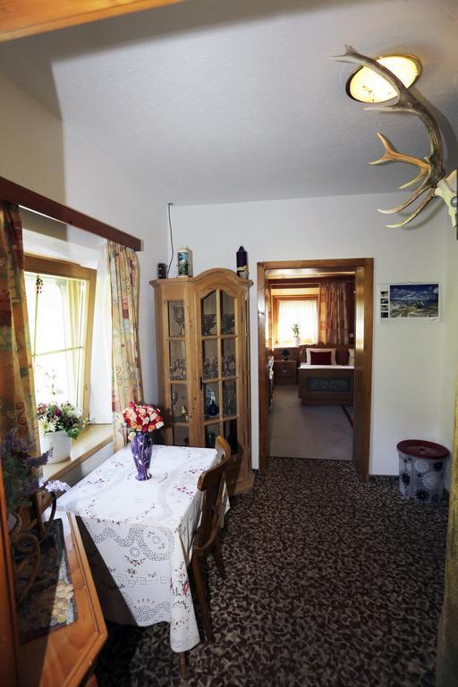 Familien Gruppenunterkunft 2 Ferienwohnungen als Ferienhaus zusammengefasst Häselgehr Exterior foto
