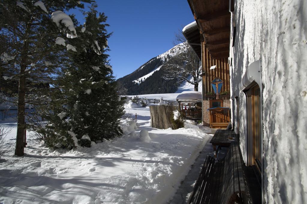 Familien Gruppenunterkunft 2 Ferienwohnungen als Ferienhaus zusammengefasst Häselgehr Exterior foto